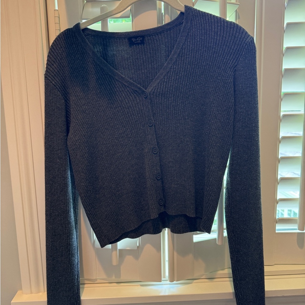 Brandy Melville Cropped Sweater